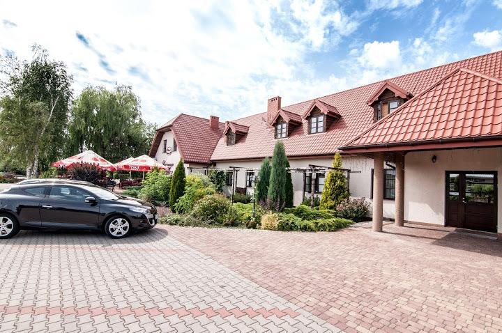 Hotel Pod Wierzba Uniejów Exterior foto
